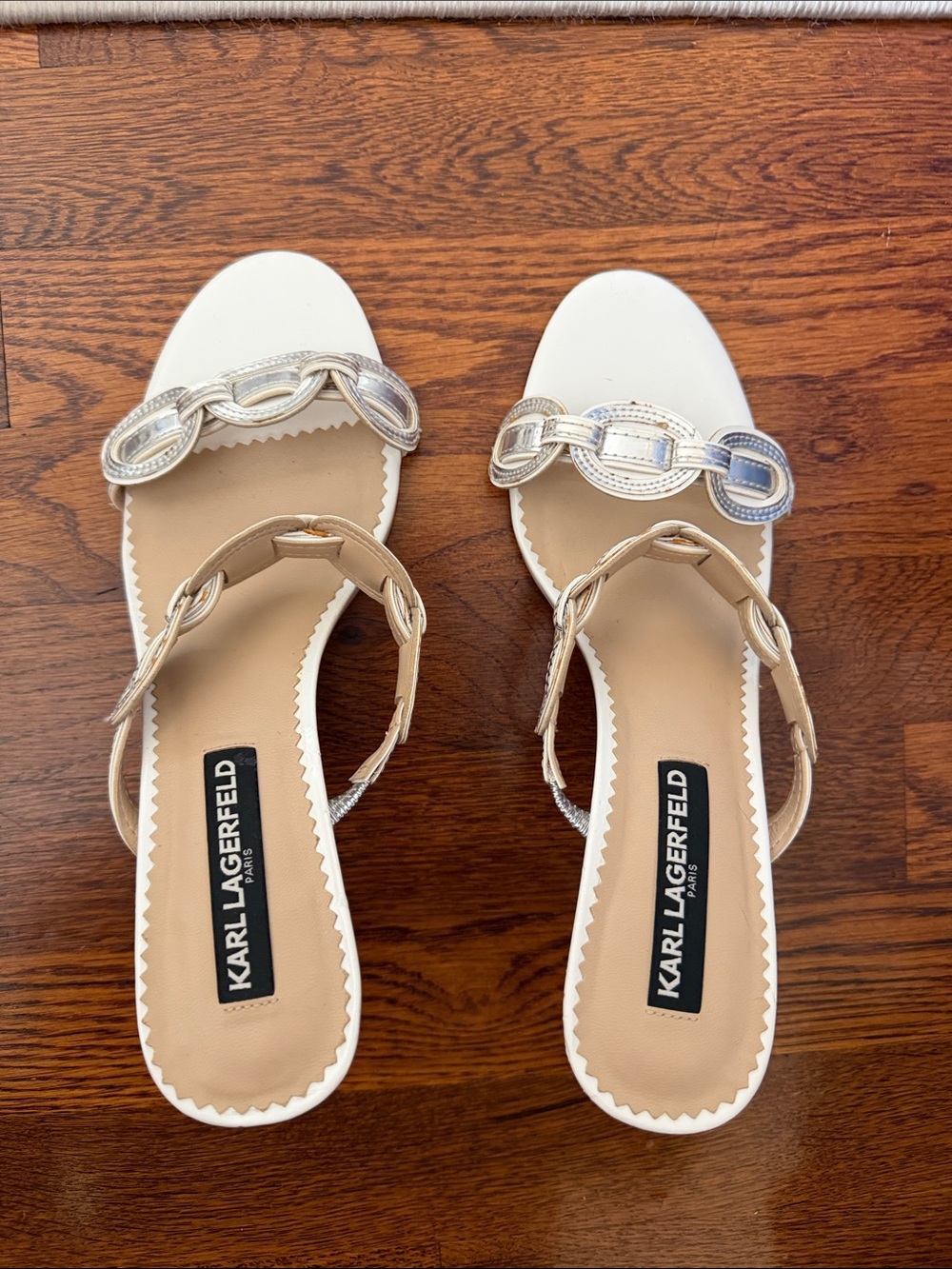 NWOB Karl Lagerfeld White Sandals with Silver Chain Links SIZE 8.5